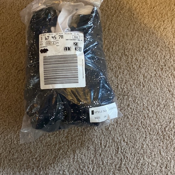 Bathing suit - Picture 2 of 2